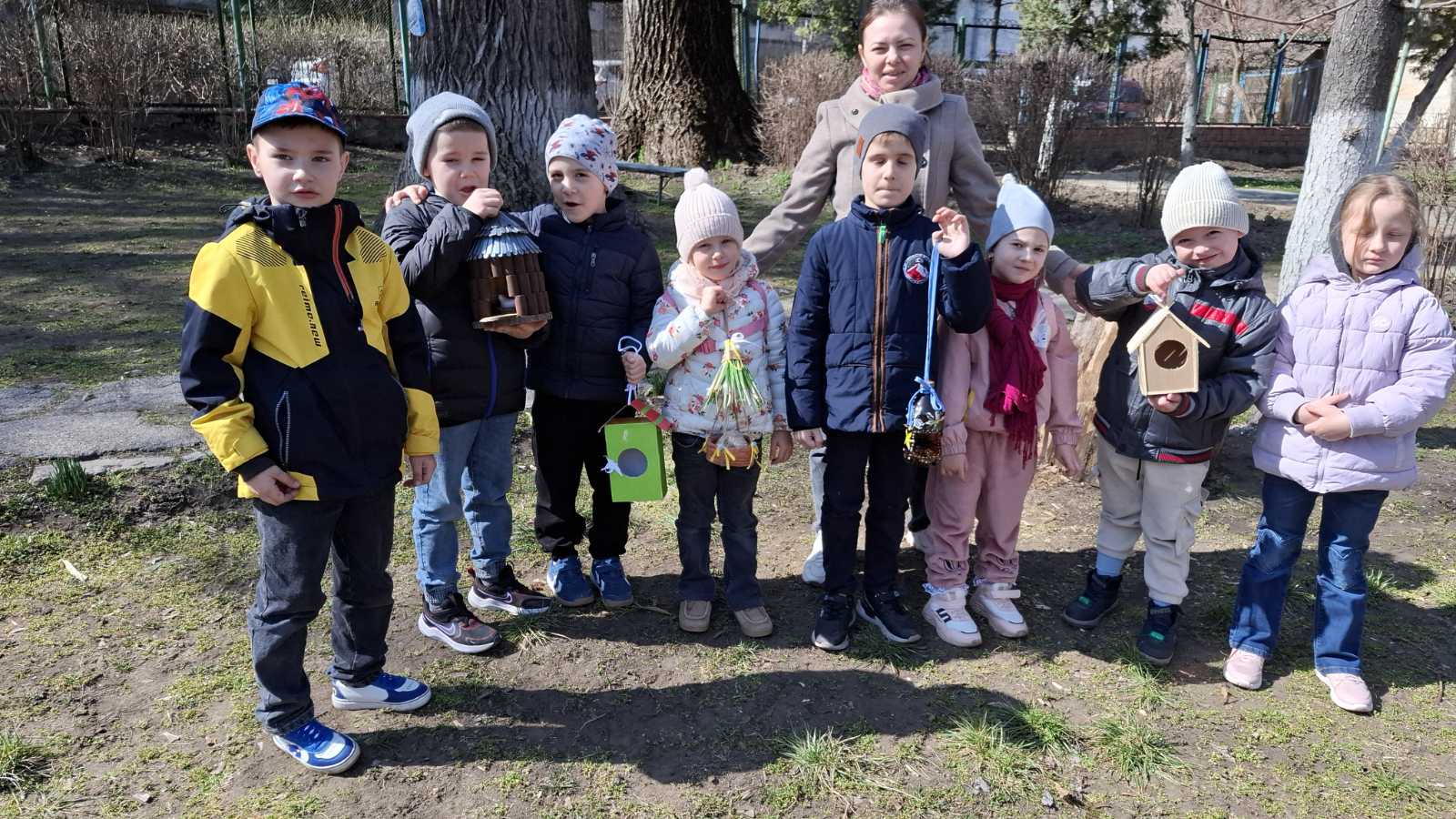 Primăvara este anotimpul renașterii, când natura prinde din nou viață, iar păsările se întorc din țările calde